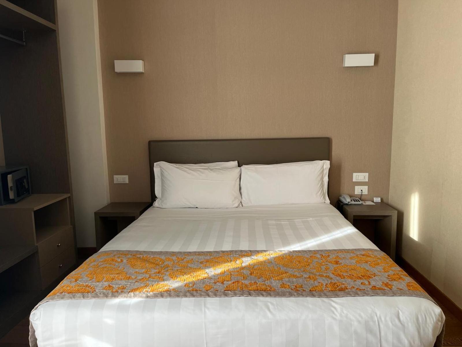 Hotel Napoleon Lucca Esterno foto